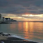 L'estacade Avec Sur *