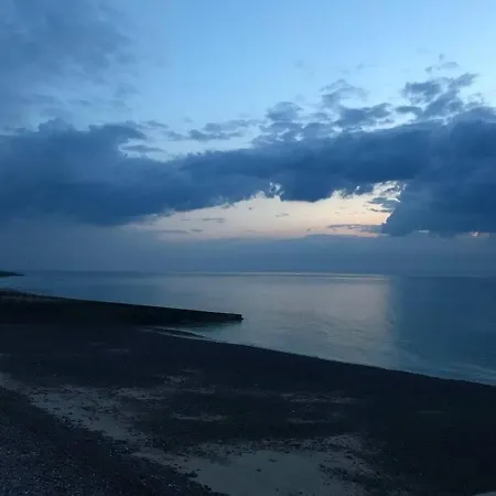 L'estacade Avec Sur *